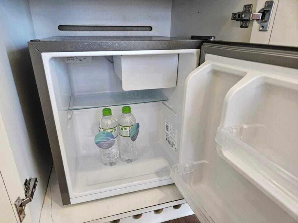 객실 냉장고 물