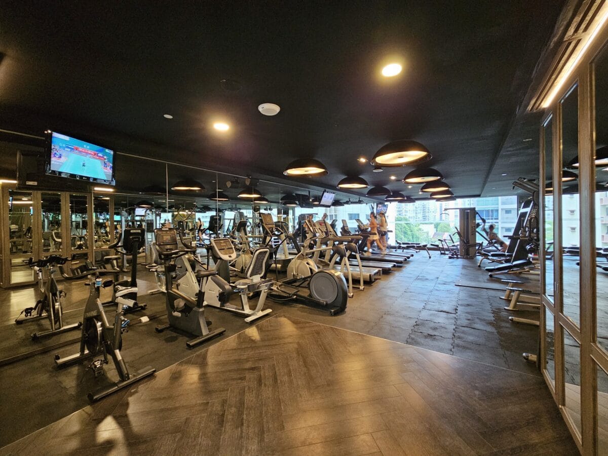그랜드 머큐어 록시 헬스장