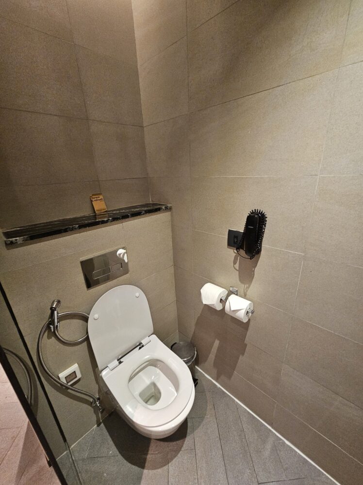 풀만 객실 화장실